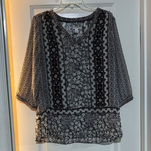 Old Navy Black and White Floral Blouse
